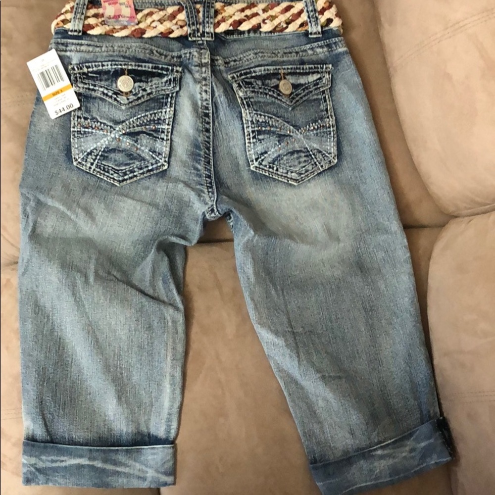Wallflower capris size 3. Brand new
